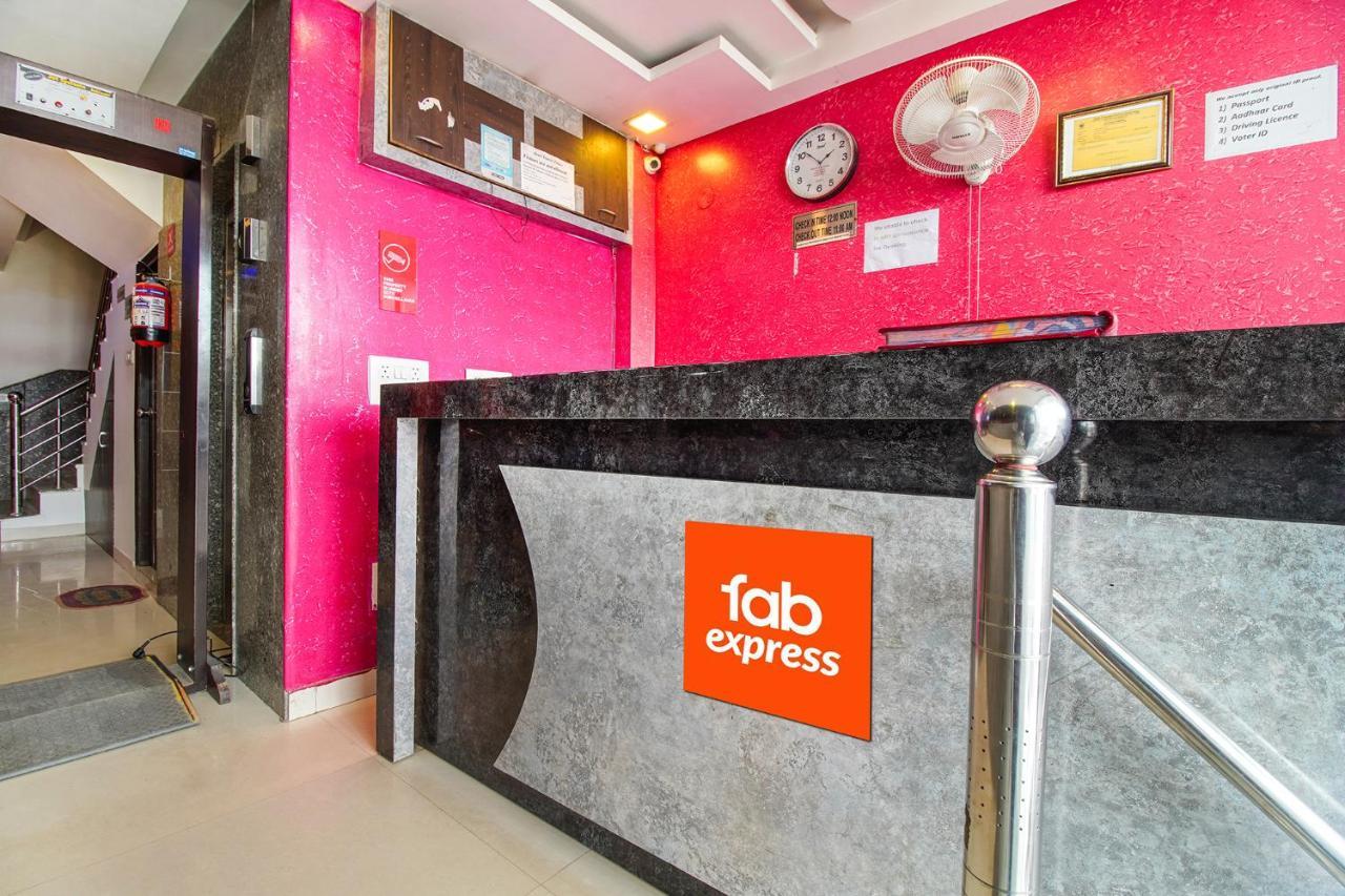 Fabexpress Tp Suite Near Igi Airport New Delhi Nova Deli Exterior foto