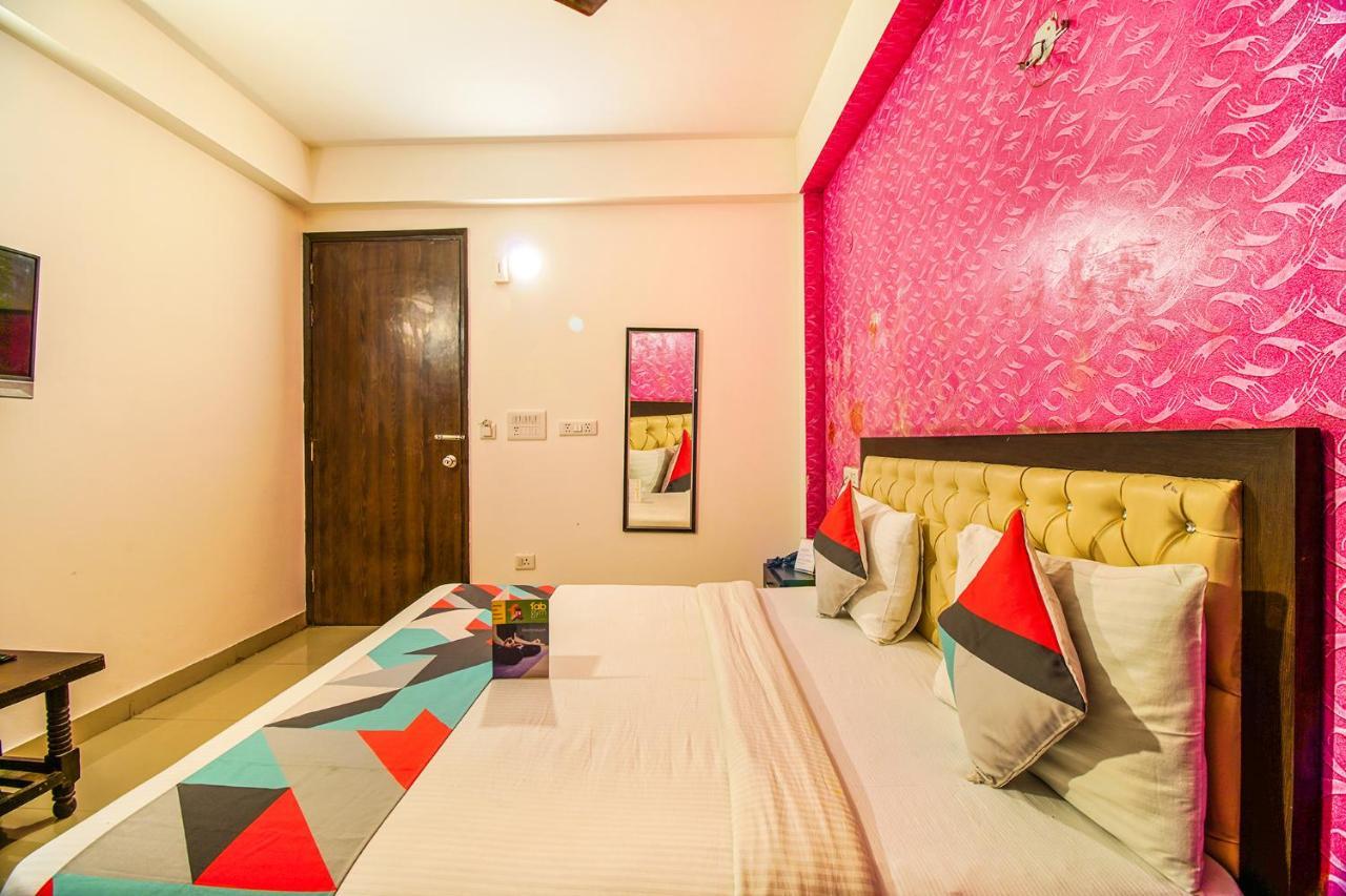 Fabexpress Tp Suite Near Igi Airport New Delhi Nova Deli Exterior foto